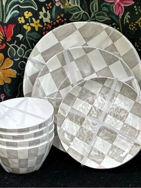 16-Piece Taupe Checkered Melamine Dinnerware Set NWT Outdoor Dining/Entertaining